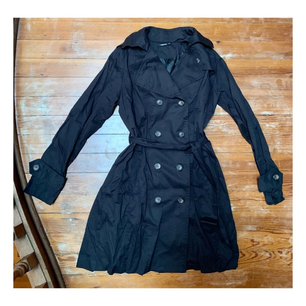 Black long button trenchcoat